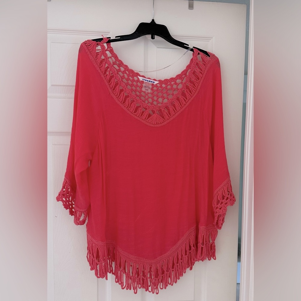 Nygard crotchet look fringed top. Coral. Sz Large